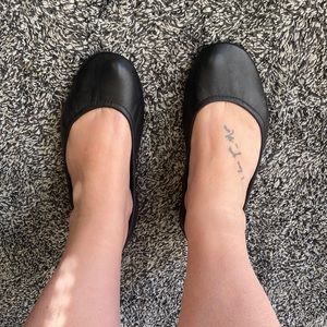 Size 7 black TIEKS